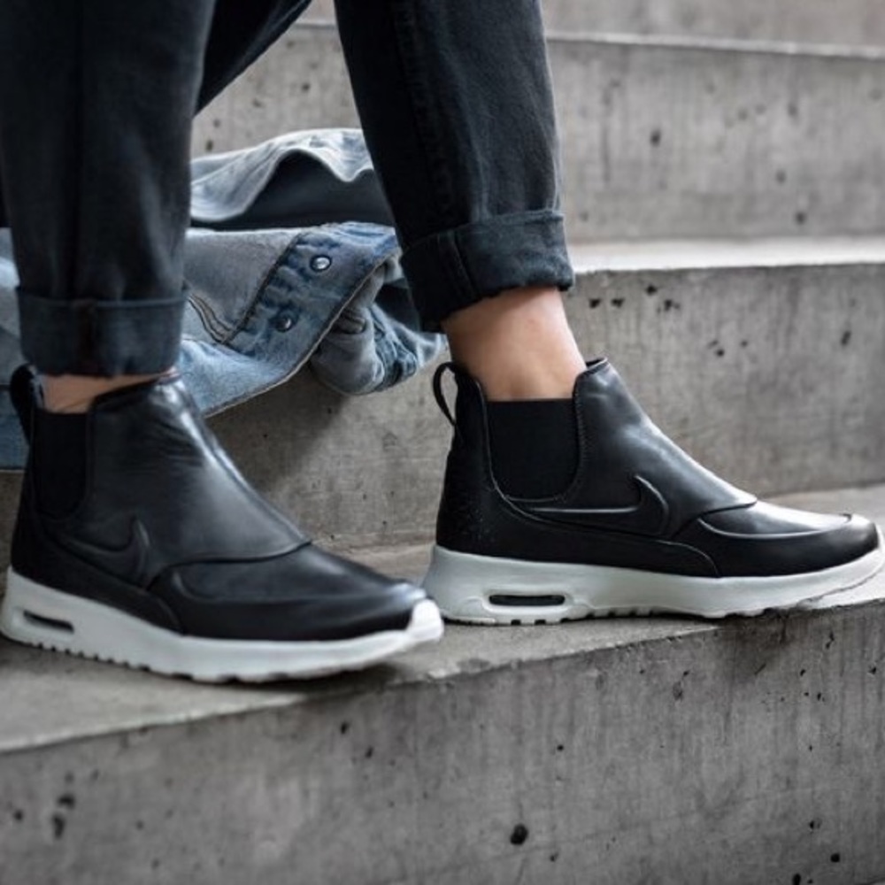 Nike Leather High Top Air Max Thea
